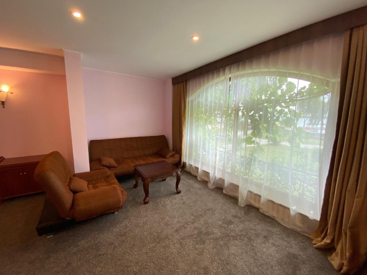 Morelux Boutique Hotel Kapszagaj Zewnętrze zdjęcie